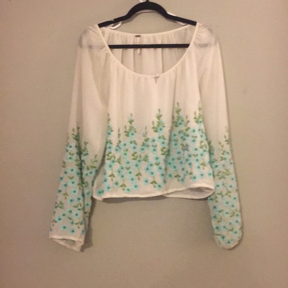 Sheer sleeves not see three in middle